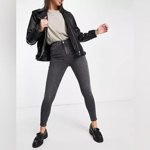 Topshop Jamie Jeans in Washed Black